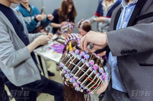 成都阿杰形象設(shè)計(jì)學(xué)院上課現(xiàn)場